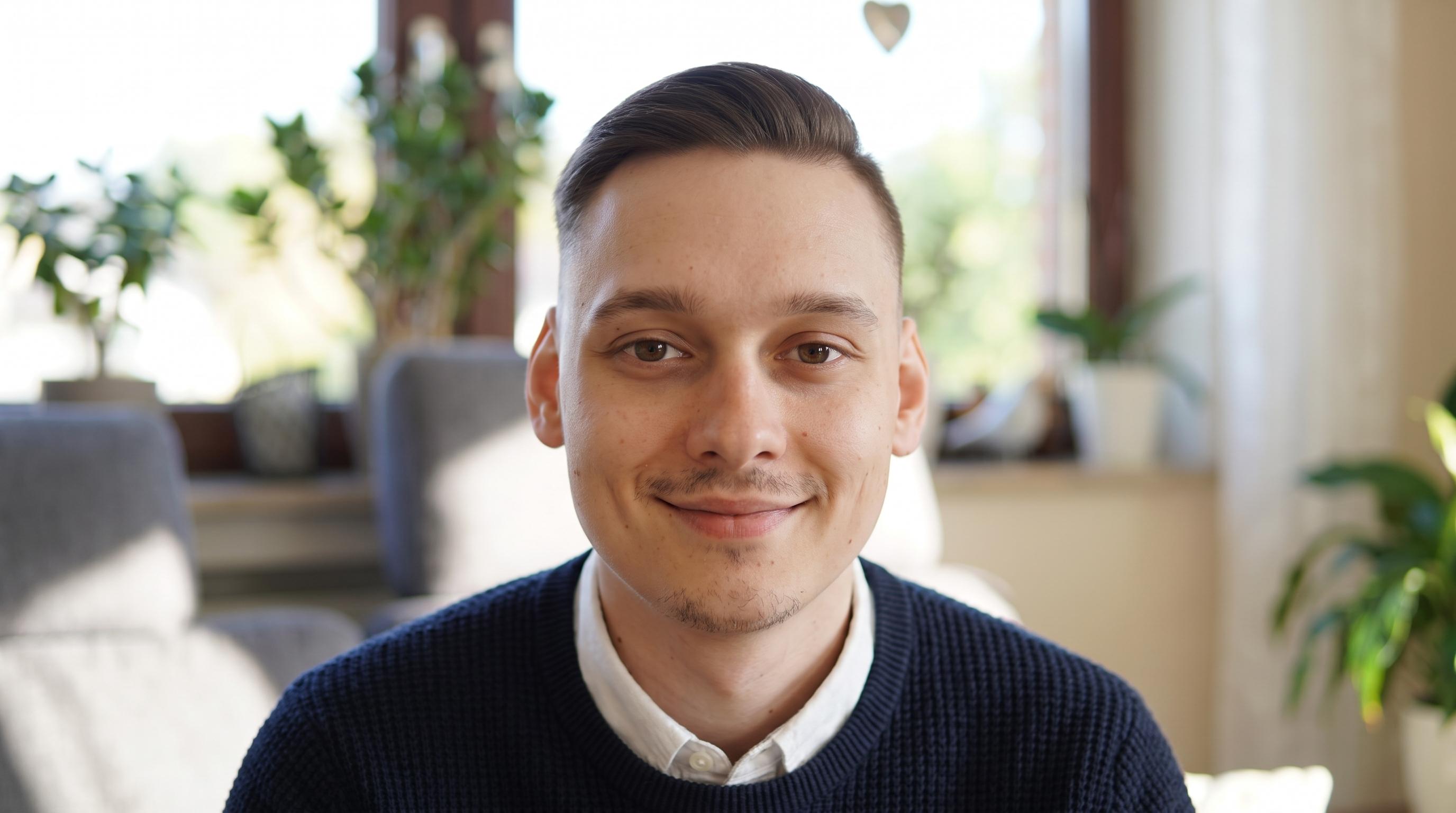 Porträtfoto des Gründers von MoveMindsHigher